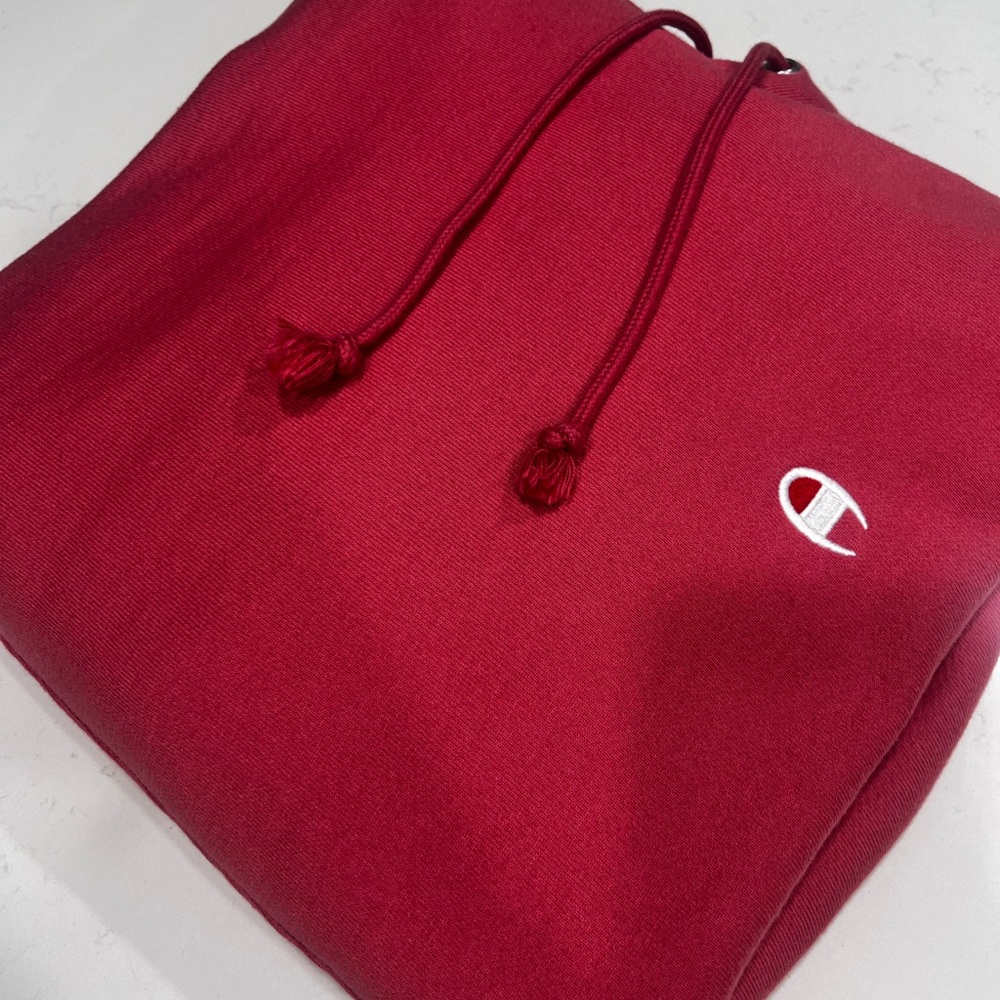 Champion hoodie coral/salmon color excellent condition.